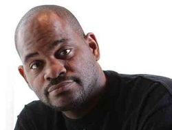 фото - Тони Томпсон хочет сделать страшные вещи с Хьюи Фьюри