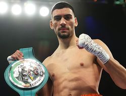 фото - Фрэнк Уоррен представил новую будущую звезду бокса