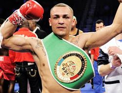 фото - Майк Альварадо: «Буду драться, даже если Риос не сделает вес»