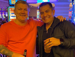 фото - Хэттон провёл выставочный бой с Баррерой. Мейвезер следующий? Ответ британца