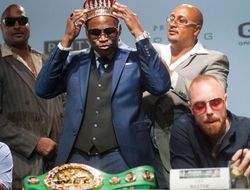 фото - Адонис Стивенсон назвал самого слабого чемпиона полутяжёлого дивизиона