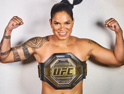 фото - Джошуа готовится, Бриедис пританцовывает, Нуньеш прикрывает срам — соцсети 