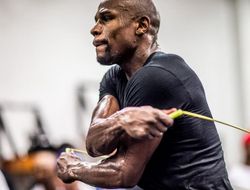 фото - Флойд Мэйуэзер и загадочные видео: грядёт новое возвращение?