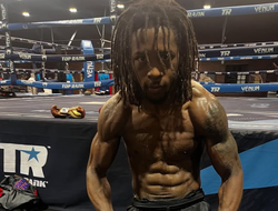 фото - Дэвис о бое с Беринчиком: «Никогда прежде с таким не сталкивался»