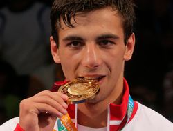 фото - Талантливый россиянин Раджаб Бутаев переходит в профи