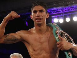 фото - Подтверждены бои Чарра и Шуменова, новая дата Гловацки-Околи, крутой претендент для Гэри Расселла