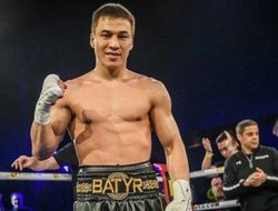 фото - Казахстанский топ-проспект Джукембаев победил экс-чемпиона мира