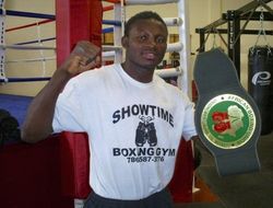 фото - Осуману Адама: «1 февраля я вернусь домой с титулами Головкина»