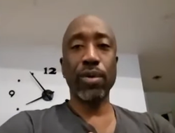 фото - Кроуфорд версии боя с Постолом побьёт Канело — тренер