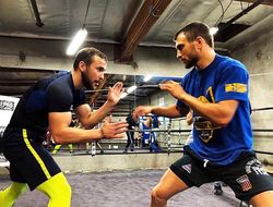 фото - СМИ: Небитые российские проспекты разыграют «титул Мэнни Пакьяо»