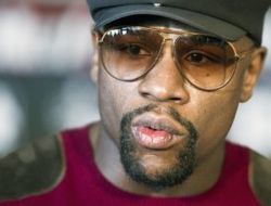 фото - Флойд Мэйуэзер подпишет контракт с Джоном Джонсом?