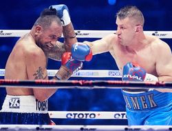 фото - Томаш Адамек возвращается с уверенной победой над Соломоном Хомоно