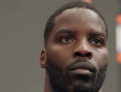 фото - Околи заработал миллионы вне ринга. Зачем он продолжает карьеру?