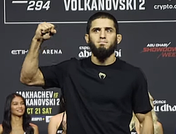 фото - Махачев уничтожил Волкановски в реванше!