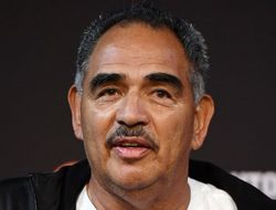 фото - Майки Гарсиа пытается откусить кусок, который не сможет прожевать — Абель Санчес