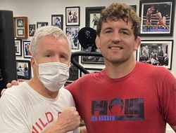 фото - Аскрена готовит легенда бокса, Тарвер красуется работой на лапах – видео