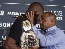 фото - Реванш Джона Джонса и Даниэля Кормье возглавит UFC 200