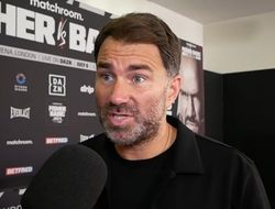 фото - «Усик небольшой фаворит». Хирн о реванше с Фьюри и турнирах Аль аш-Шейха