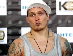 фото - Усик травмирован, бой с Симмонсом в Киеве отменён