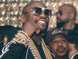 фото - Гвоздик-кикбоксёр, Киборг дрессирует поросёнка, золотая ноша Мэйуэзера — соцсети