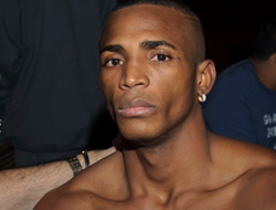 фото - Эрисланди Лара готов потягаться с Флойдом Мэйуэзером