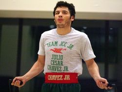 фото - Чавес-младший получил травму и не будет драться за титул 30 апреля