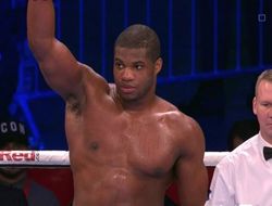 фото - Дэниел Дюбуа нокаутировал Ричарда Ларти