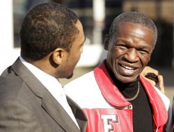 фото - Тренер: «Пакьяо ждёт адское избиение в бою с Мэйуэзером»