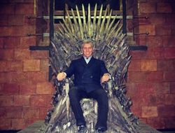 фото - Улыбка Паука, Баффер занял Железный трон, Кличко в Гранд-Каньоне — соцсети