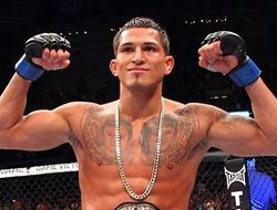 фото - UFC: «гильотина» Петтиса сломила Оливейру