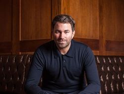 фото - Альварес согласен драться с Джейкобсом, DAZN тоже хочет — промоутер