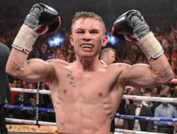 фото - Карл Фрэмптон отстоял титул, дважды выслушав отсчёт рефери