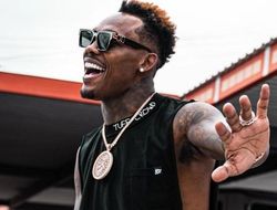 фото - Е-Чарло «зажат» между братом и Спенсом. Будет и дальше бить всех в 69,9 кг