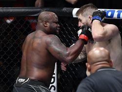 фото - Видео брутального нокаута в бою Деррик Льюис – Крис Докос