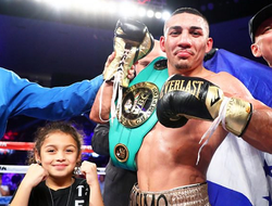 фото - Говорливый Теофимо Лопес получит титульный шанс — назначен отборочный бой