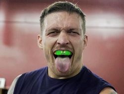 фото - Усик отказался от боёв с россиянами