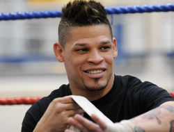 фото - Орландо Крус отбоксирует во время Гейских Игр