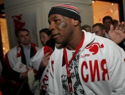 фото - Кадыров, Жириновский, эскортницы. Незабываемая поездка Тайсона в Россию