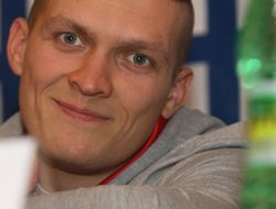 фото - Промоутер: Обычный вес Усика — под 100 кг, так что переход в супертяжи реален