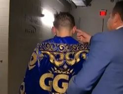 фото - Разгневанный победой Альвареса Головкин ушёл из ринга, не дожидаясь интервью: кадры