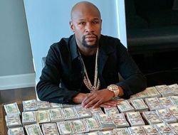 фото - Мэйуэзер: Круто я всех развёл с видео. Знаете, сколько мне за это заплатили?