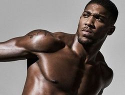 фото - Энтони Джошуа обещает вбивать джеб коллегам в глотки 