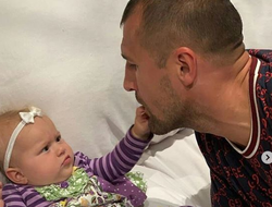 фото - Канело и Ковалёв со своими мотиваторами, Бетербиев провёл мастер-класс, Тайсон с медицинским атрибутом — соцсети 