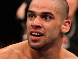 фото - (ММА) Травма Ренана Барао может сорвать главное событие UFC 161