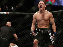 фото - UFC 184: Элленбергер задушил Кошчека