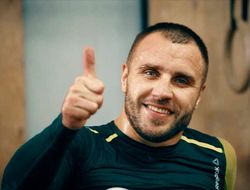 фото - «Уверены в себе и едем за победой». Максим Бурсак — о бое с Давидом Лемьё