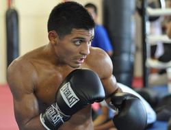 фото - Марес травмировал ребро, реванша с Гонсалесом 15 февраля не будет