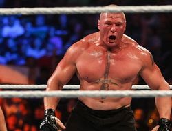 фото - WWE: Брок Леснар одолел Кейна Веласкеса, но получил люлей от Рэя Мистерио