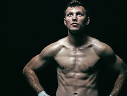 фото - «Шершень» Хорн зрелищно и досрочно прошёл африканца Фунеку