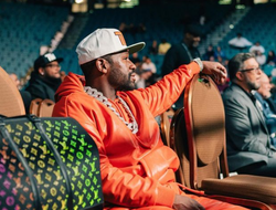 фото - Назван соперник Флойда Мейвезера. Вам точно понравится, но это пока что слухи